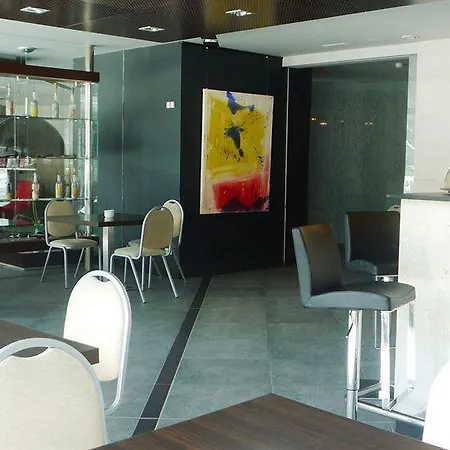 Отель Yomo Mola Park 4*