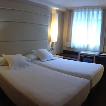 Yomo Mola Park Отель 4*