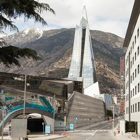 Otel Yomo Mola Park 4*